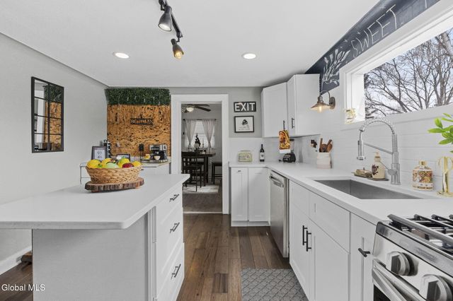 1371 Midline Road, Amsterdam, NY 12010