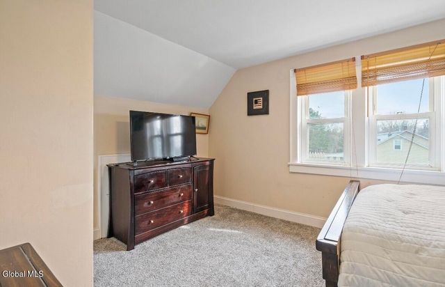 1371 Midline Road, Amsterdam, NY 12010