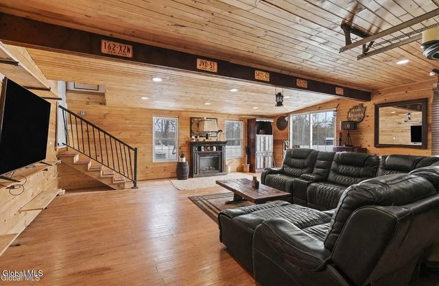 1371 Midline Road, Amsterdam, NY 12010