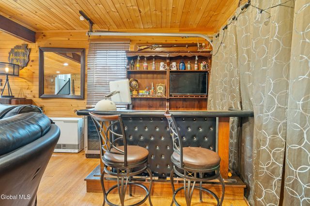 1371 Midline Road, Amsterdam, NY 12010