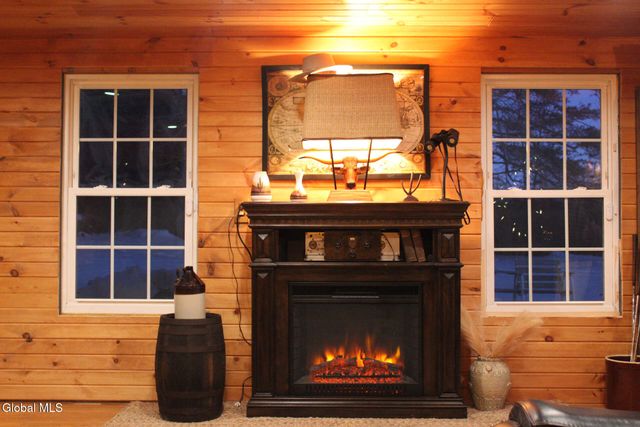 1371 Midline Road, Amsterdam, NY 12010