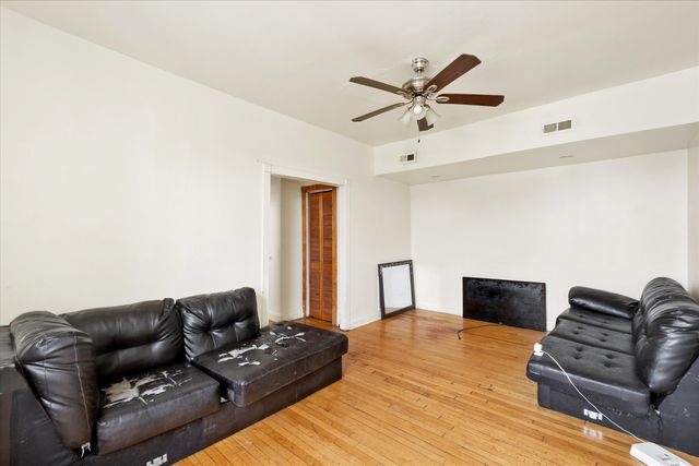 4430 W Congress Parkway, Chicago, IL 60624
