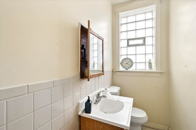 4430 W Congress Parkway, Chicago, IL 60624