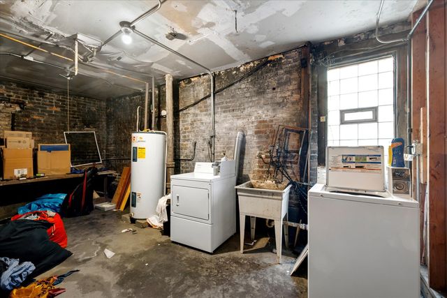 4430 W Congress Parkway, Chicago, IL 60624