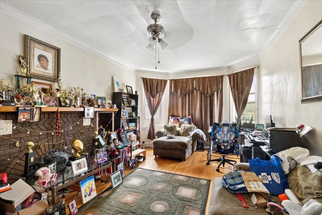 4430 W Congress Parkway, Chicago, IL 60624