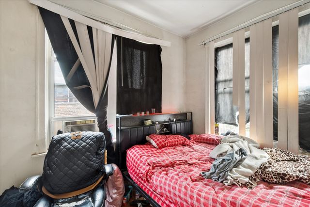 4430 W Congress Parkway, Chicago, IL 60624