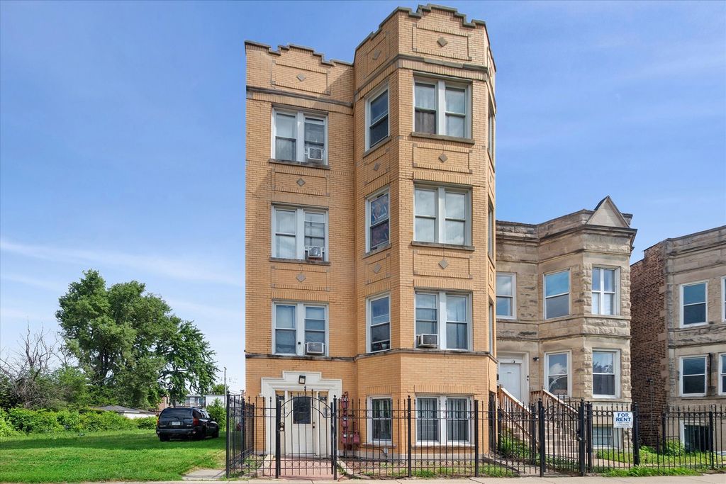 4430 W Congress Parkway, Chicago, IL 60624