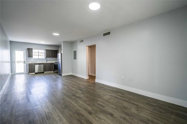 331 85th Street 20, Miami Beach, FL 33141