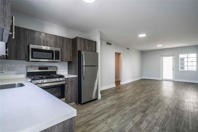331 85th Street 20, Miami Beach, FL 33141