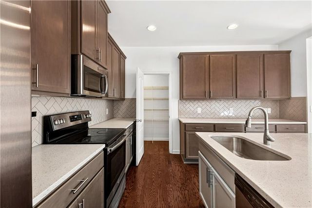 7789 Rutgers Circle, Fairburn, GA 30213