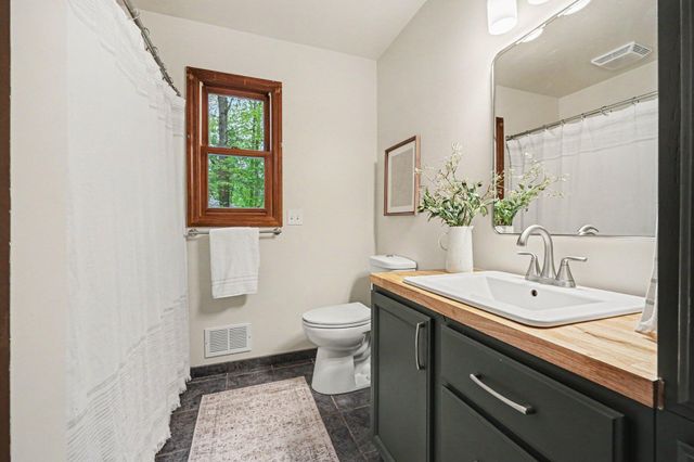 15441 Meddler Avenue NE, Gowen, MI 49326