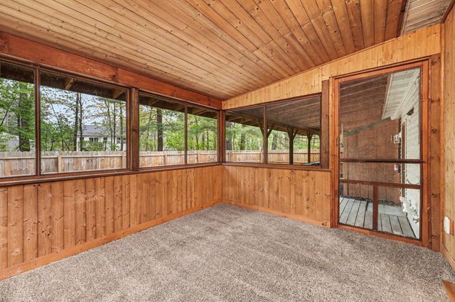 15441 Meddler Avenue NE, Gowen, MI 49326