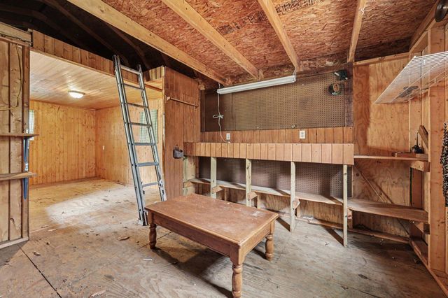 15441 Meddler Avenue NE, Gowen, MI 49326