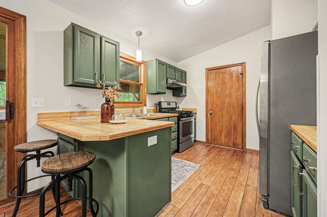 15441 Meddler Avenue NE, Gowen, MI 49326