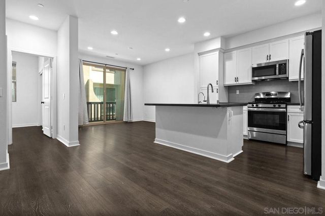 340 Waterbury Ct, Santee, CA 92071