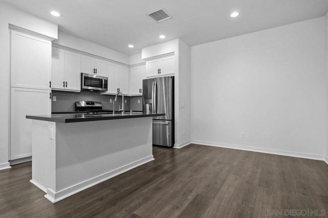 340 Waterbury Ct, Santee, CA 92071