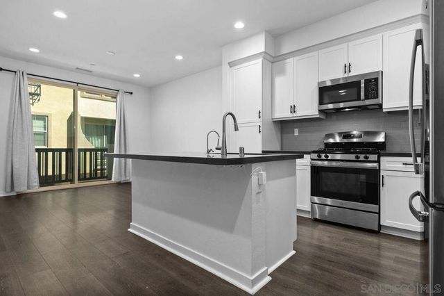 340 Waterbury Ct, Santee, CA 92071