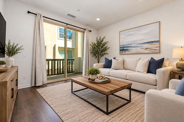 340 Waterbury Ct, Santee, CA 92071