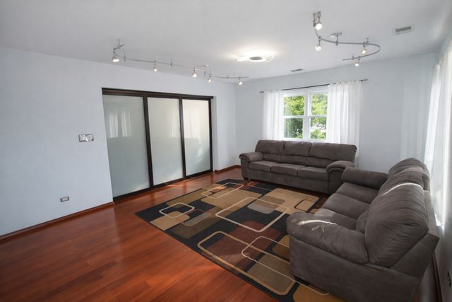 17115 Park Avenue, Lansing, IL 60438