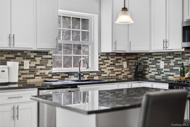 98 Bender Road, Westtown, NY 10998