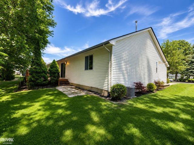 9662 Nook Road, Algonac, MI 48001