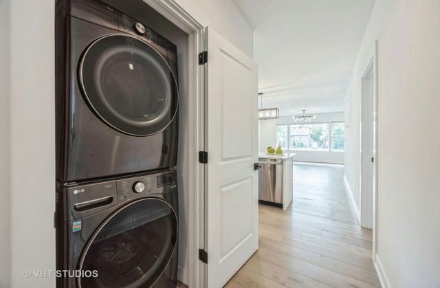 823 N La Grange Road 1, La Grange Park, IL 60526