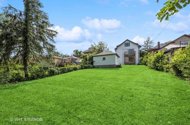 823 N La Grange Road 1, La Grange Park, IL 60526