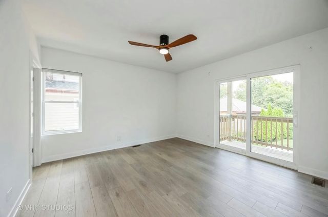 823 N La Grange Road 1, La Grange Park, IL 60526