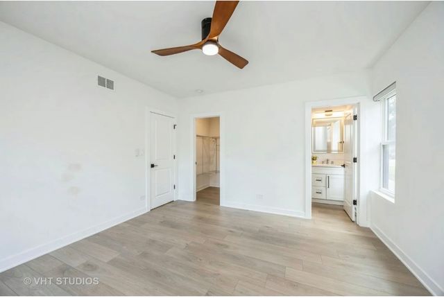 823 N La Grange Road 1, La Grange Park, IL 60526