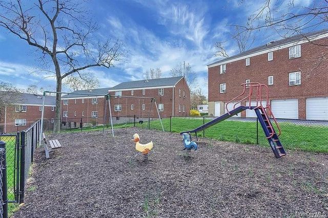 441 W Main Street 3B, Huntington, NY 11743