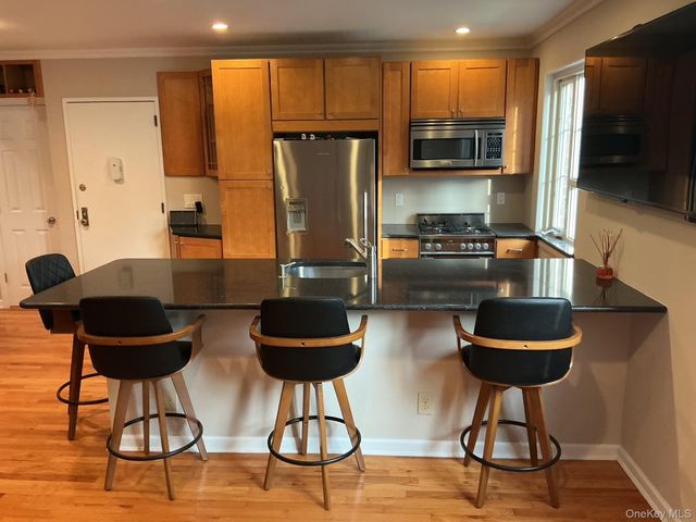 441 W Main Street 3B, Huntington, NY 11743