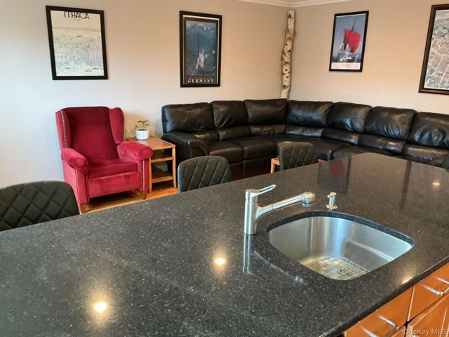 441 W Main Street 3B, Huntington, NY 11743