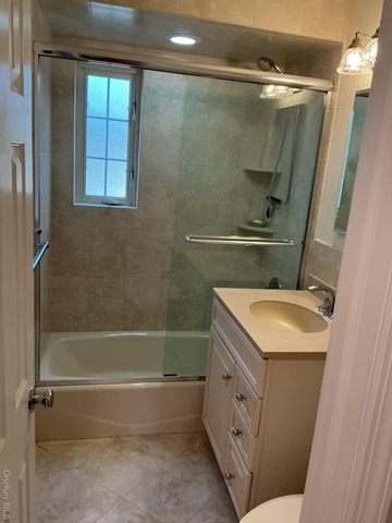 441 W Main Street 3B, Huntington, NY 11743