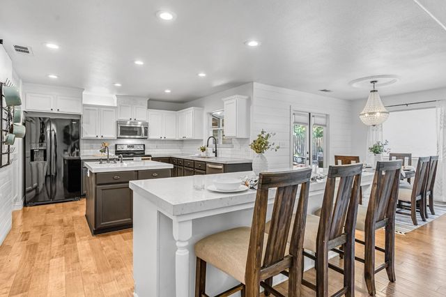 2361 Cromwell Avenue, Clovis, CA 93611