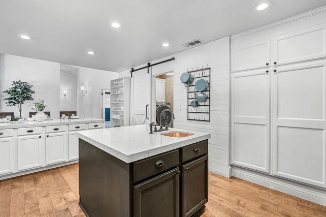 2361 Cromwell Avenue, Clovis, CA 93611