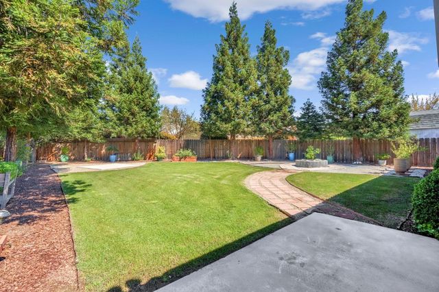 2361 Cromwell Avenue, Clovis, CA 93611