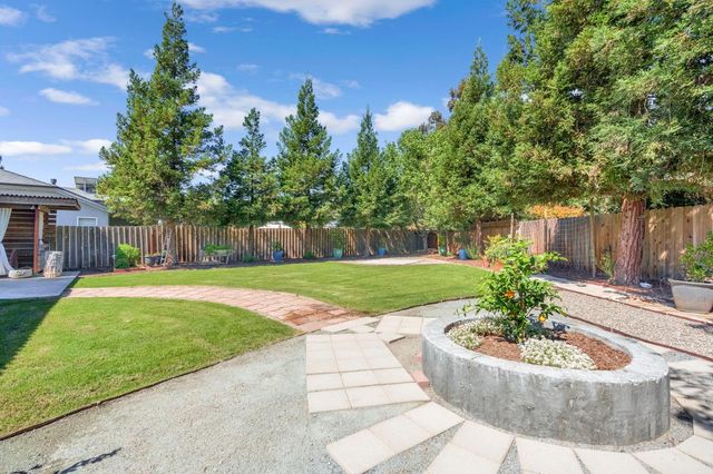 2361 Cromwell Avenue, Clovis, CA 93611