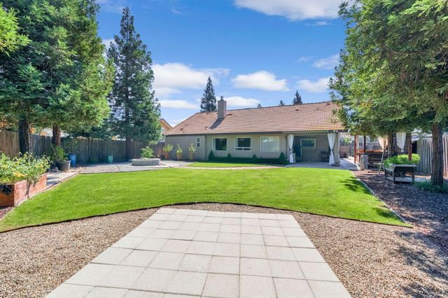 2361 Cromwell Avenue, Clovis, CA 93611