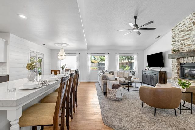 2361 Cromwell Avenue, Clovis, CA 93611