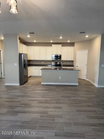 4137 ARBOR MILL Circle, Orange Park, FL 32065