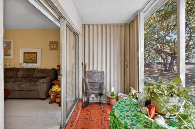 470 N Laurel 4, Margate, FL 33063