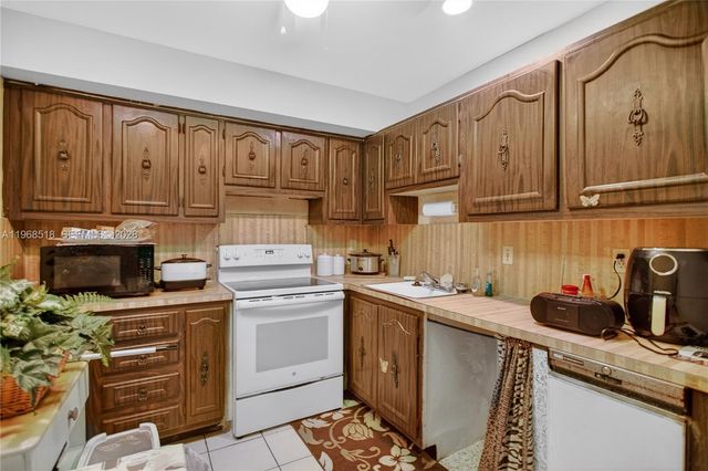 470 N Laurel 4, Margate, FL 33063