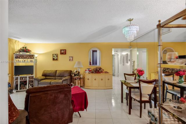 470 N Laurel 4, Margate, FL 33063