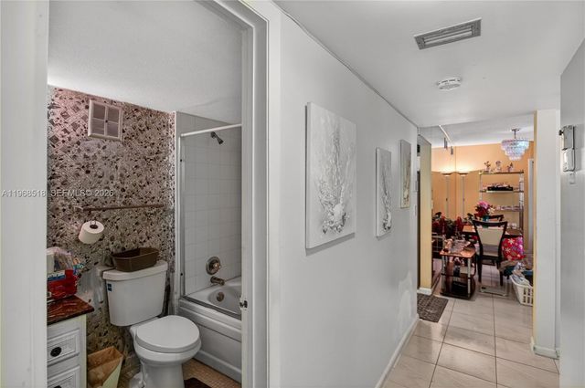 470 N Laurel 4, Margate, FL 33063