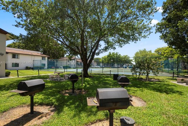 470 N Laurel 4, Margate, FL 33063