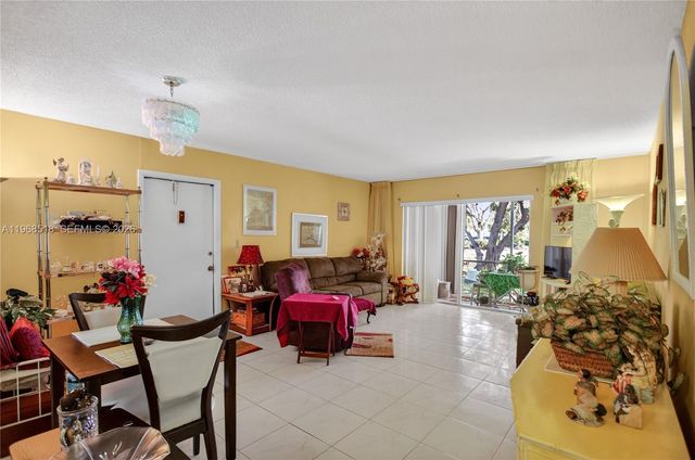 470 N Laurel 4, Margate, FL 33063