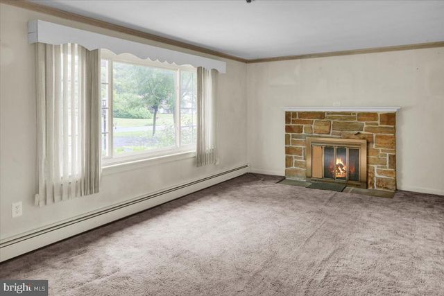 6 FREED AVE, Spring City, PA 19475