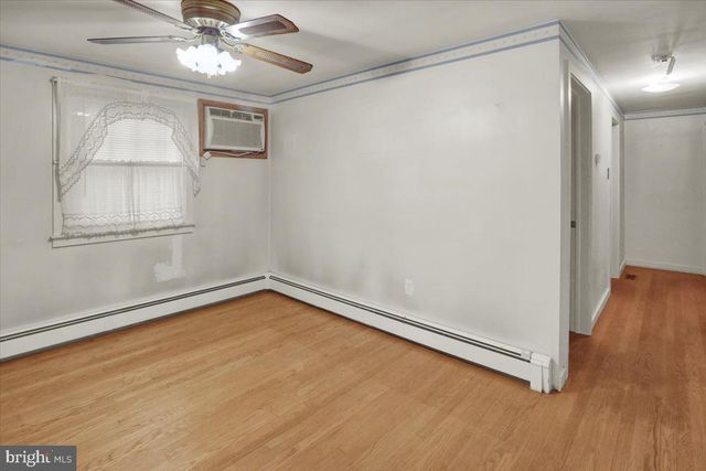 6 FREED AVE, Spring City, PA 19475
