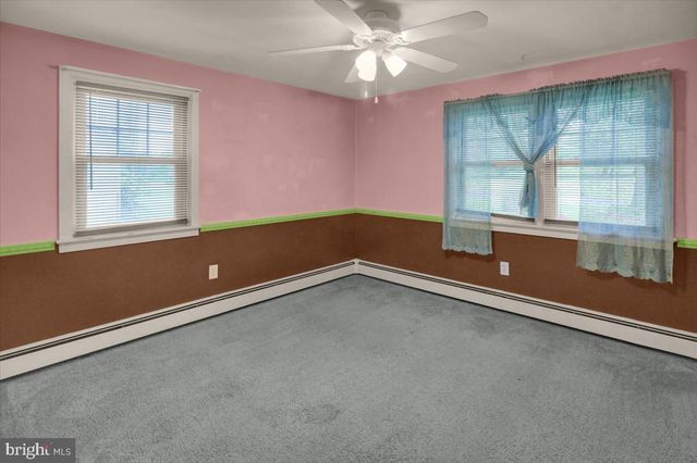 6 FREED AVE, Spring City, PA 19475