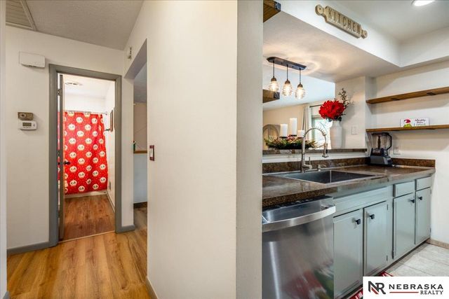 820 N 121st Street, Omaha, NE 68154